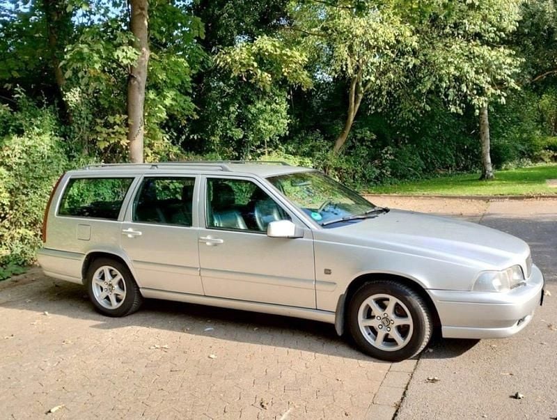 Silber Gebraucht 1998 Volvo V70 Kombi | 2.500 € (Fairer Preis) - Bild 1/4