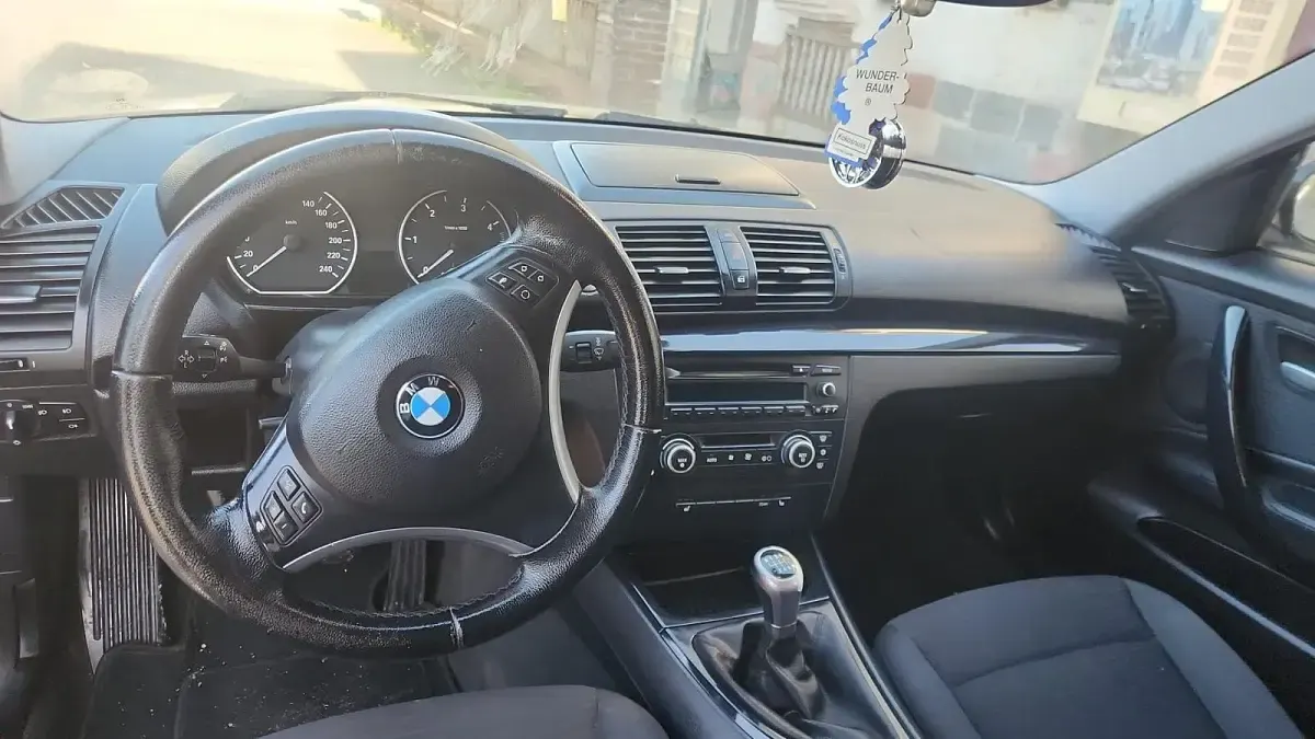 Gebraucht BMW 120 160 PS (117 kW) 2008 Schwarz Kleinwagen