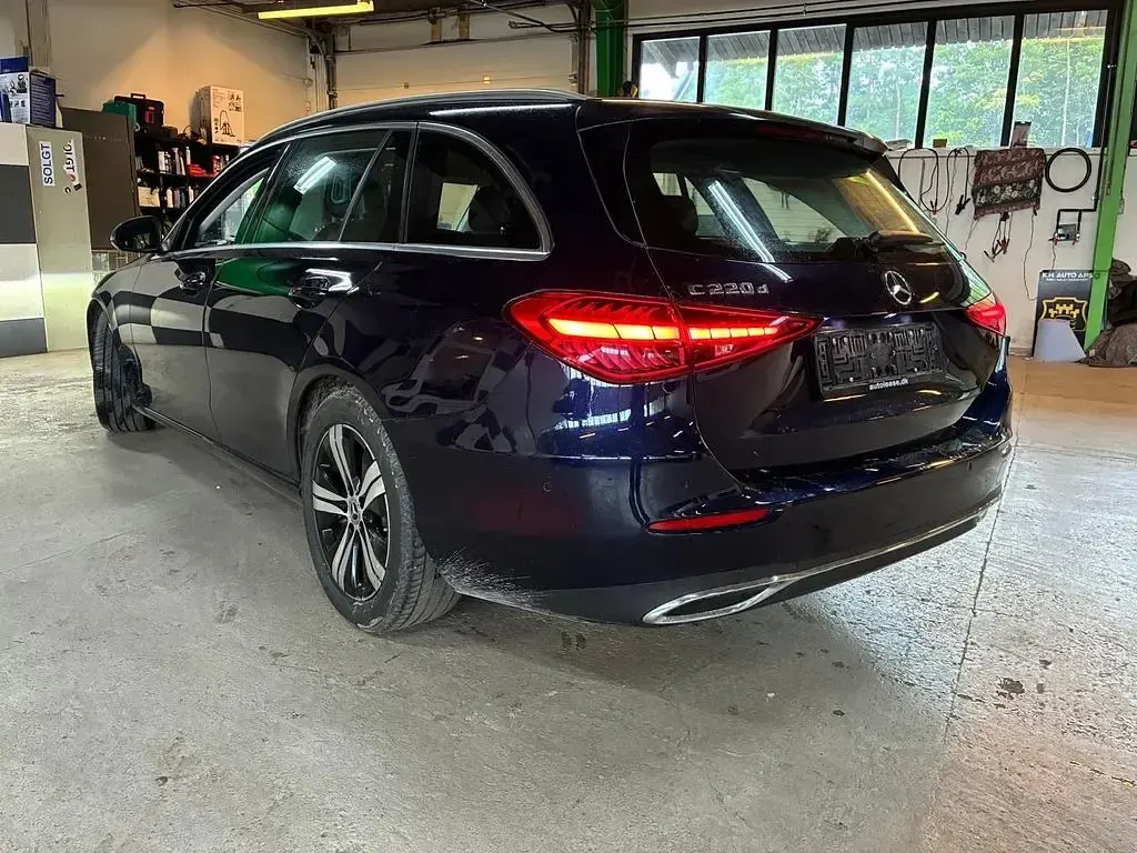 Gebraucht Mercedes C220 200 PS (147 kW) 2022 Blau Kombi