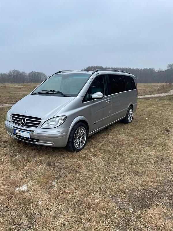 Silber Gebraucht 2005 Mercedes Viano Van / Kleinbus | 7.000 € (Fairer Preis) - Bild 1/4