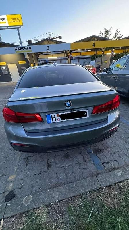 Gebraucht BMW M550 400 PS (294 kW) 2019 Blau Limousine