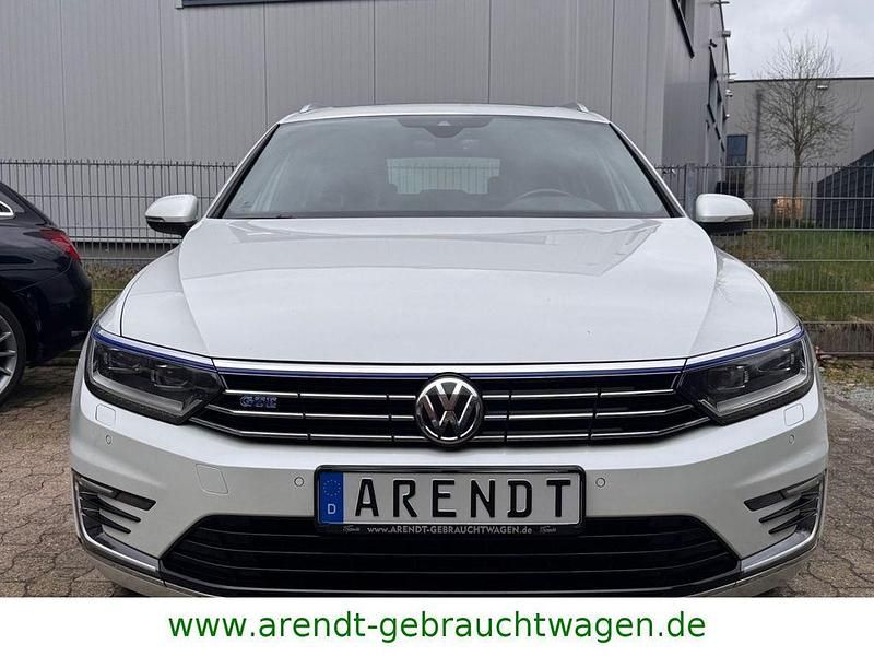 Używany VW Passat GTE 156 KM (114 kW) 2018 Biały Kombi