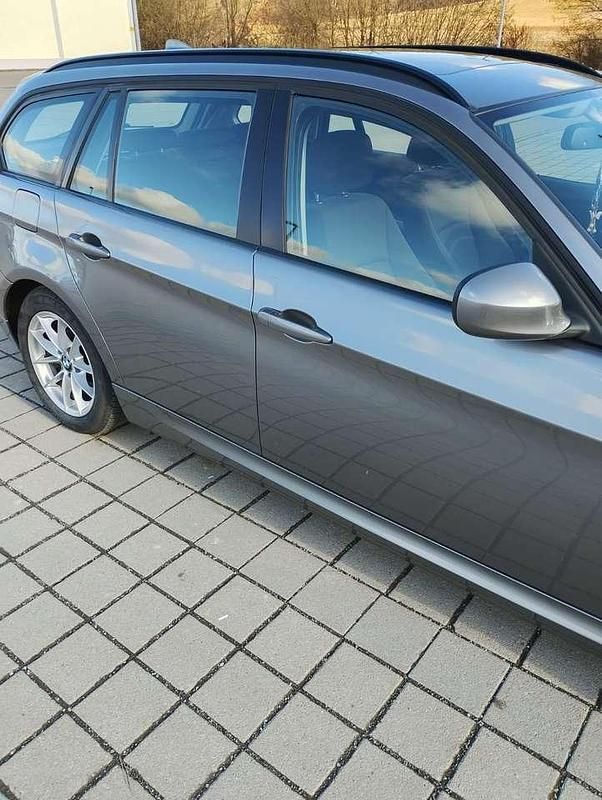 Gebraucht BMW 320 Exclusive 184 PS (135 kW) 2011 Grau Kombi