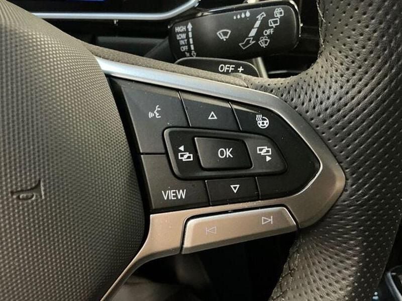 Gebraucht VW T-Roc R-line 150 PS (110 kW) 2024 Ascotgrau SUV