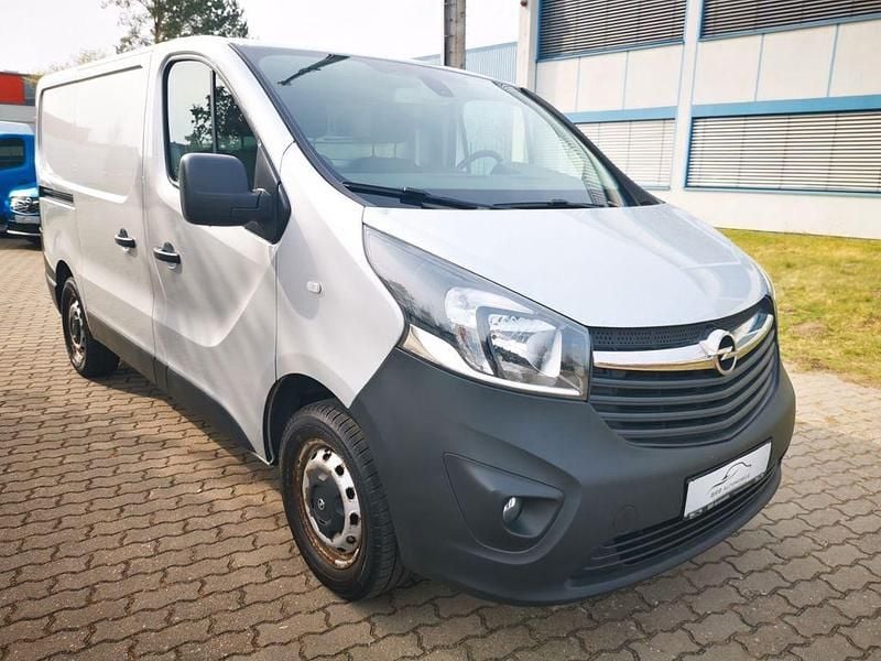 Gebraucht Opel Vivaro 120 PS (88 kW) 2016 Silber Van / Kleinbus
