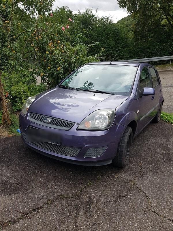 Violet Gebraucht 2006 Ford Fiesta Kleinwagen | 450 € - Bild 1/3