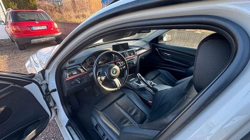 Gebraucht BMW 330 Sport Line 258 PS (189 kW) 2013 Weiß Kombi