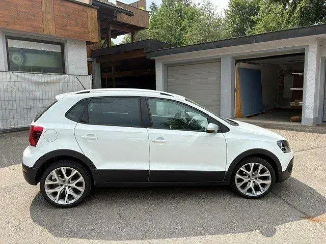 Gebraucht VW Polo Cross 90 PS (66 kW) 2015 Weiß Kleinwagen
