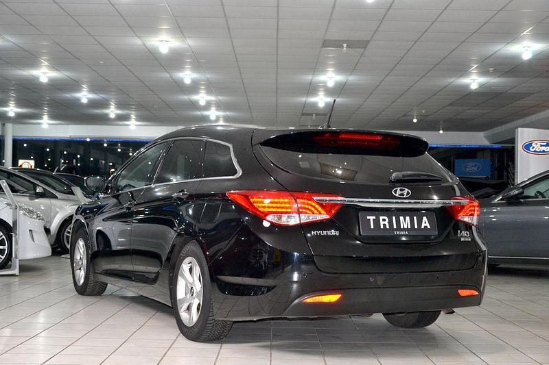 Gebraucht Hyundai i40 177 PS (130 kW) 2012 Schwarz Kombi