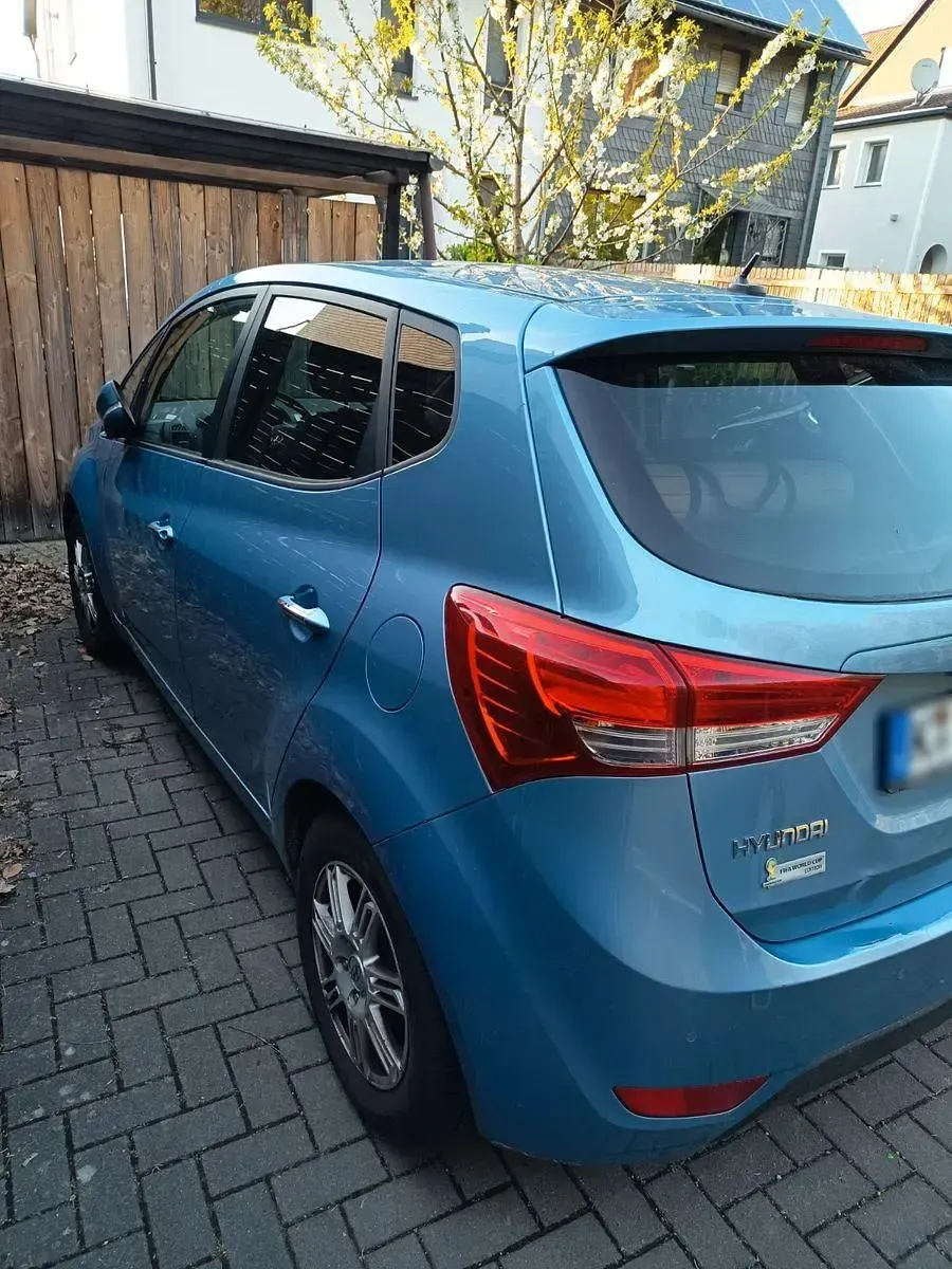 Gebraucht Hyundai ix20 Edition 90 PS (66 kW) 2014 Blau Kleinwagen