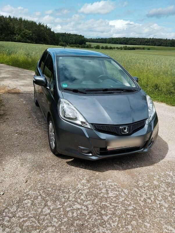 Grau Gebraucht 2014 Honda Jazz Comfort Plus Kleinwagen | 5.900 € (Fairer Preis) - Bild 1/4