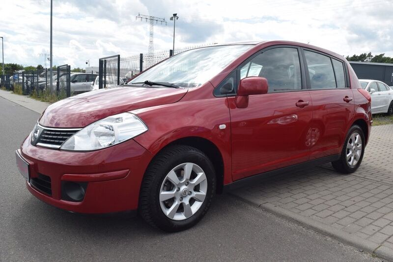 Rot Gebraucht 2009 Nissan Tiida Limousine | 4.499 € (Fairer Preis) - Bild 1/4