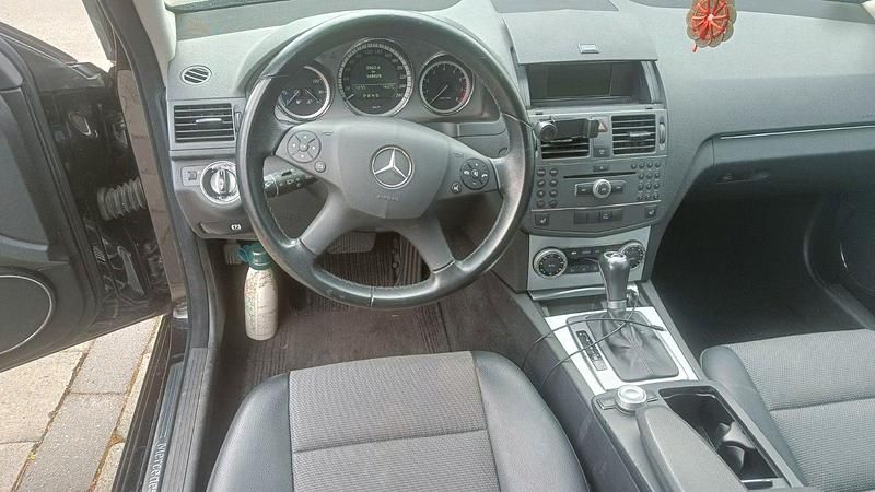 Gebraucht Mercedes C180 156 PS (114 kW) 2009 Schwarz Kombi