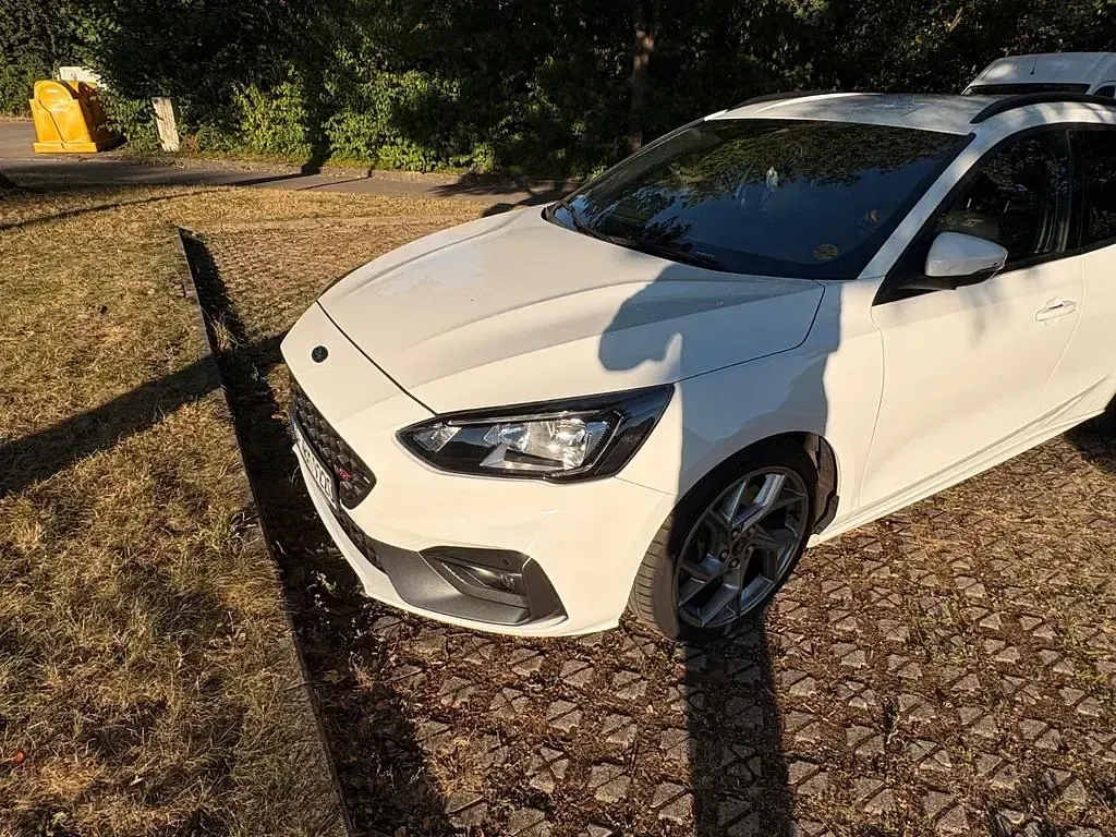 Gebraucht Ford Focus ST 190 PS (139 kW) 2019 Weiß Kombi