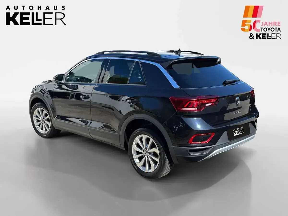 Gebraucht VW T-Roc Life 110 PS (80 kW) 2023 Deep black perleffekt SUV