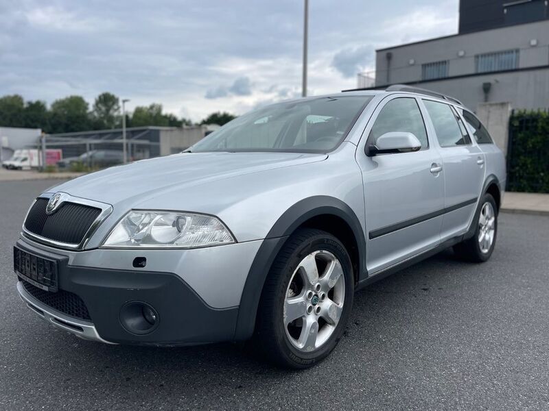 Silber Gebraucht 2008 Skoda Octavia Scout 4x4 Kombi | 2.900 € (Guter Preis) - Bild 1/4