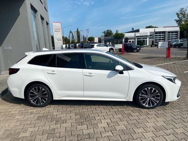 Neu Toyota Corolla 196 PS (144 kW) 2025 Weiß Limousine
