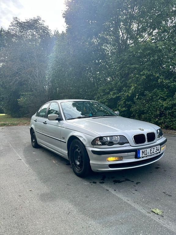 Gebraucht BMW 320 136 PS (100 kW) 1999 Silber Limousine