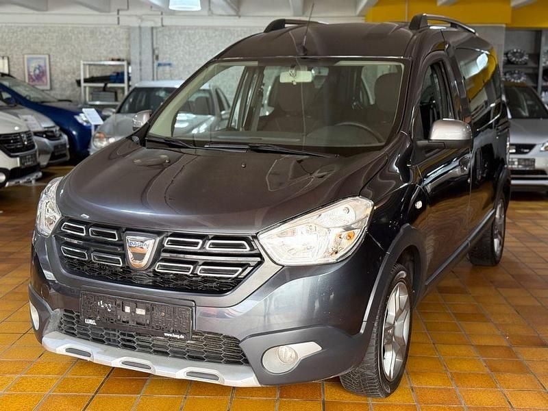 Gebraucht Dacia Dokker Stepway 131 PS (96 kW) 2020 Grau Van / Kleinbus