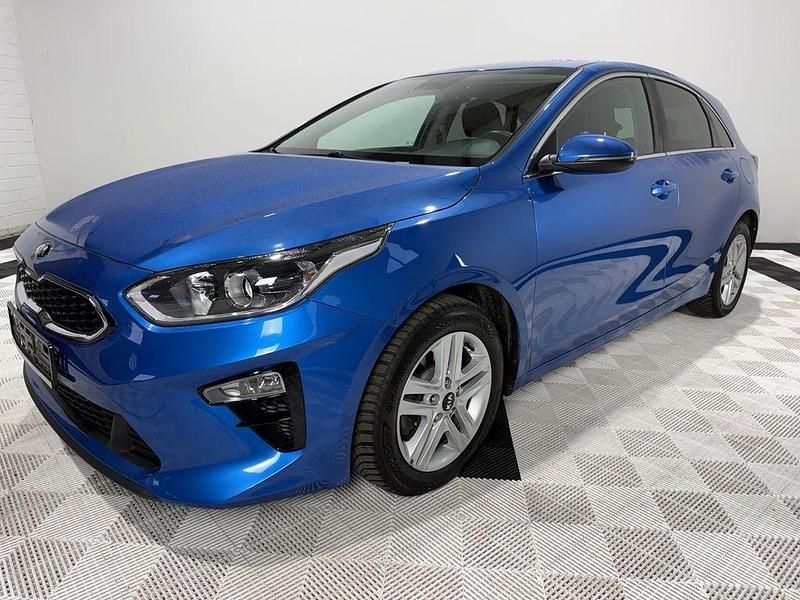 Blau Gebraucht 2020 Kia Ceed Platinum Edition Kleinwagen | 14.499 € (Superpreis) - Bild 1/4