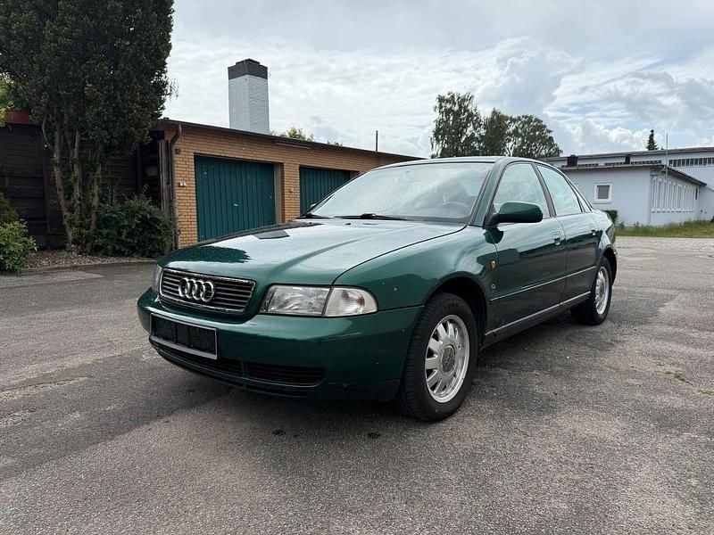 Grün Gebraucht 1997 Audi A4 Limousine | 650 € (Superpreis) - Bild 1/4