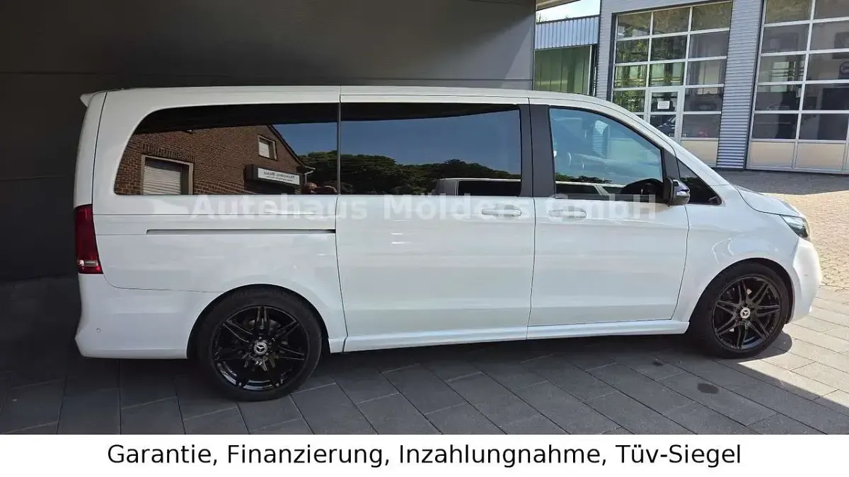 Gebraucht Mercedes V300 AMG 237 PS (174 kW) 2023 Bergkristallweiß Van / Kleinbus