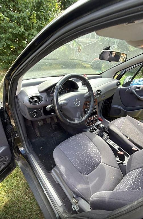 Gebraucht Mercedes 190 90 PS (66 kW) 2000 Schwarz