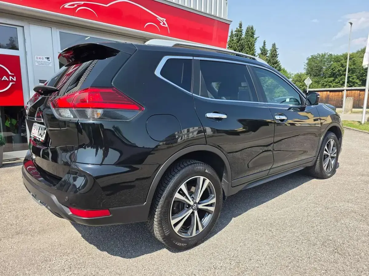Gebraucht Nissan X-Trail N-Connecta 150 PS (110 kW) 2019 Black pearl (m) SUV
