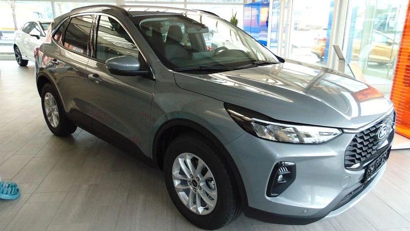 Neu Ford Kuga 151 PS (111 kW) 2025 Silber SUV
