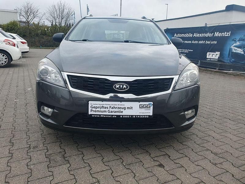 Gebraucht Kia Ceed Sportswagon 90 PS (66 kW) 2011 Grau Kombi