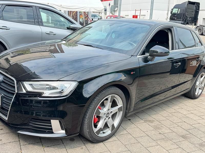 Schwarz Gebraucht 2016 Audi A3 Limousine | 11.900 € (Fairer Preis) - Bild 1/4