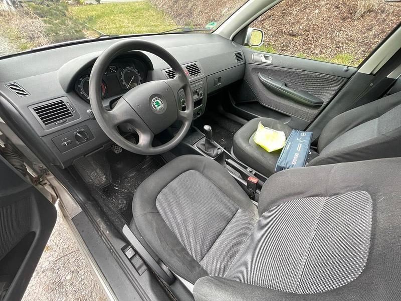 Gebraucht Skoda Fabia 75 PS (55 kW) 2005 Silber Kleinwagen