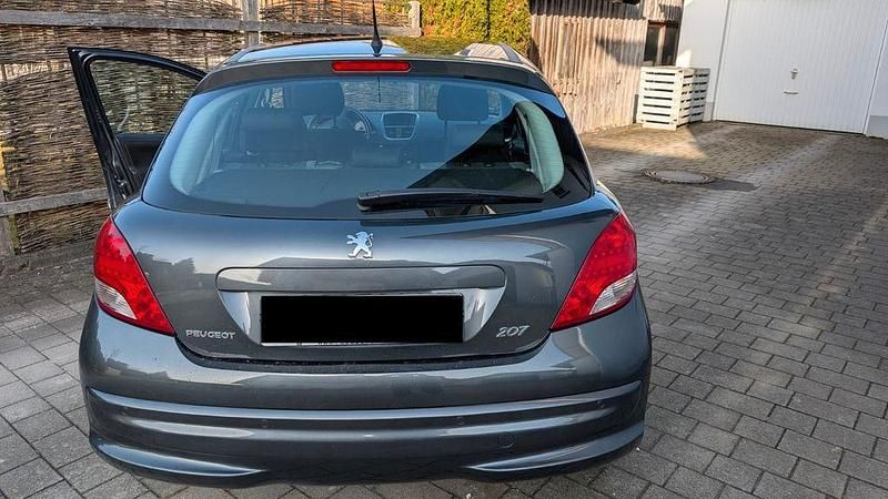 Gebraucht Peugeot 207 Forever 95 PS (69 kW) 2012 Grau Limousine