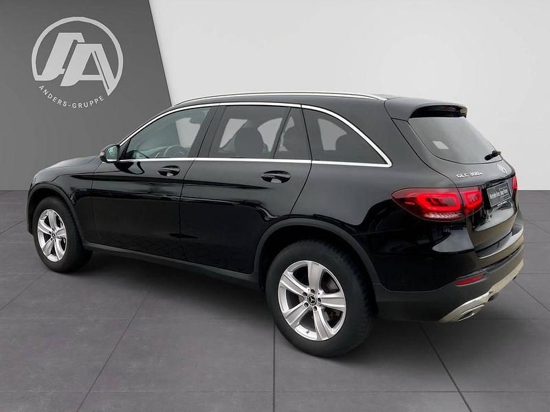 Gebraucht Mercedes GLC300e 320 PS (235 kW) 2021 Schwarz SUV