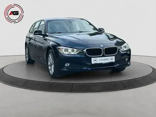 Gebraucht BMW 318 Sport Line 143 PS (105 kW) 2014 Blau Kombi