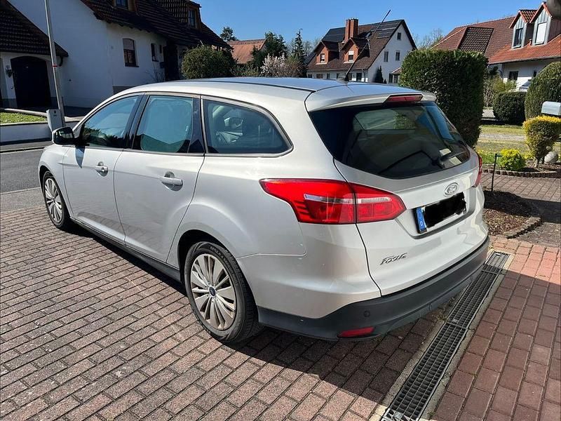 Usata Ford Focus Trend 120 CV (88 kW) 2015 Argento Berlina