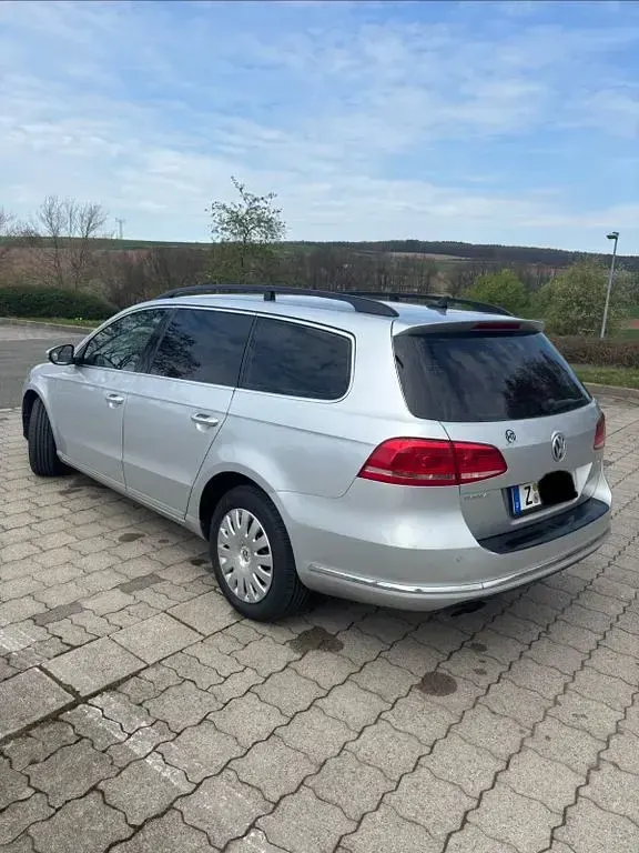 Gebraucht VW Passat Comfortline 140 PS (102 kW) 2011 Silber Kombi