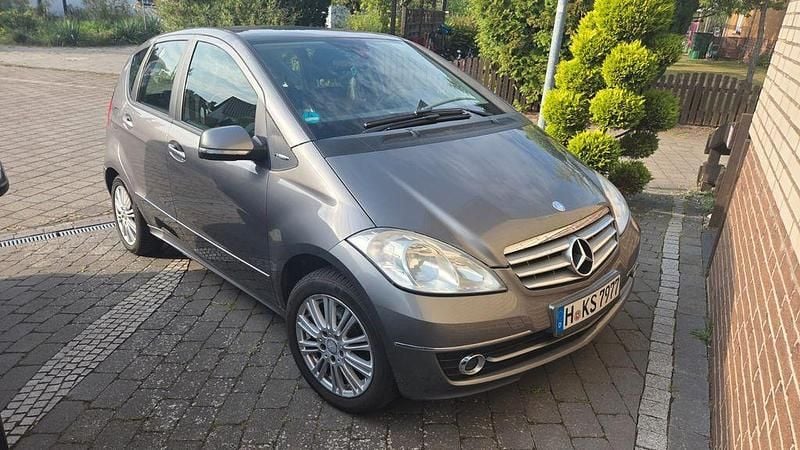 Grau Gebraucht 2008 Mercedes A150 Elegance Van / Kleinbus | 3.250 € (Guter Preis) - Bild 1/4