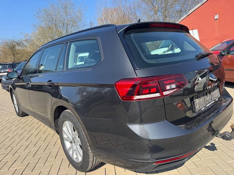 Gebraucht VW Passat 150 PS (110 kW) 2020 Grau Kombi