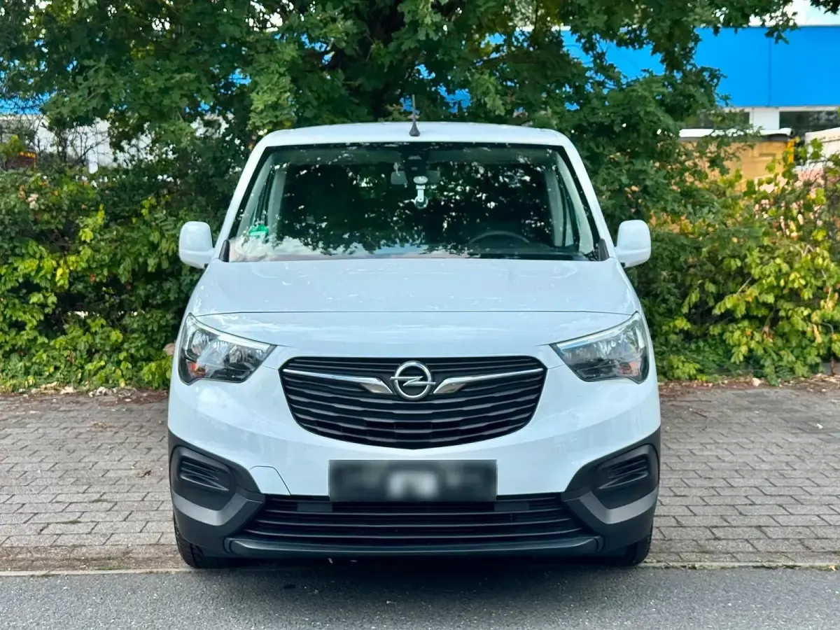 Gebraucht Opel Combo Edition 102 PS (75 kW) 2020 Weiß Van / Kleinbus