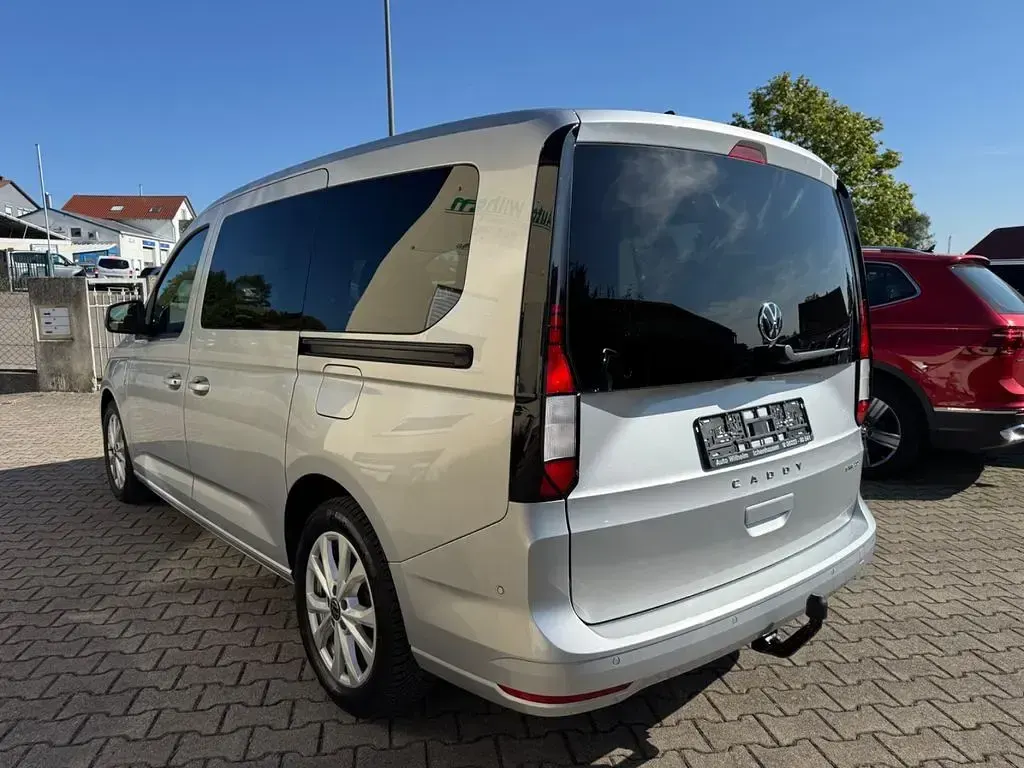Gebraucht VW Caddy Maxi Life 150 PS (110 kW) 2025 Silber Van / Kleinbus