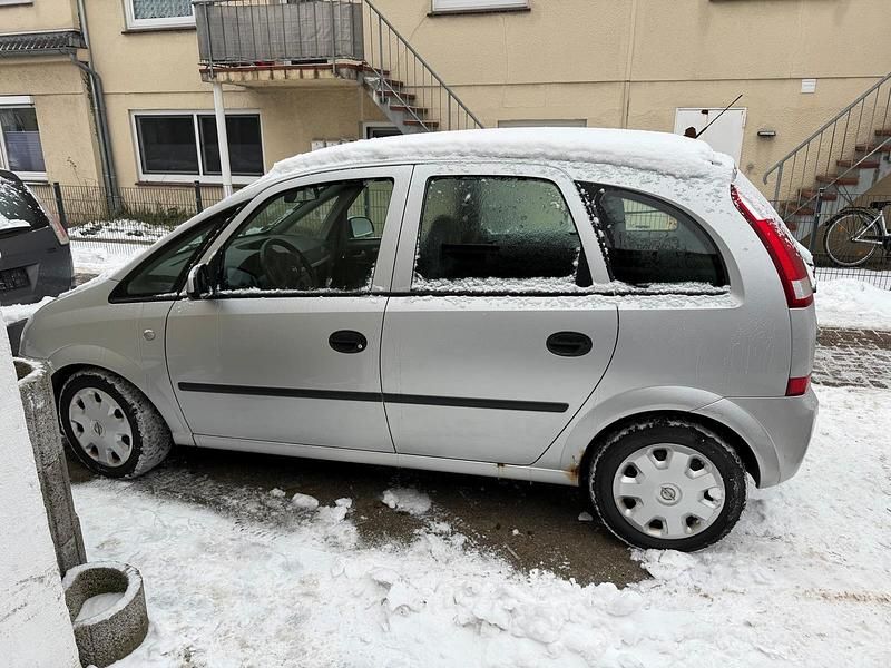 Gebraucht Opel Meriva 100 PS (73 kW) 2003 Silber Van / Kleinbus