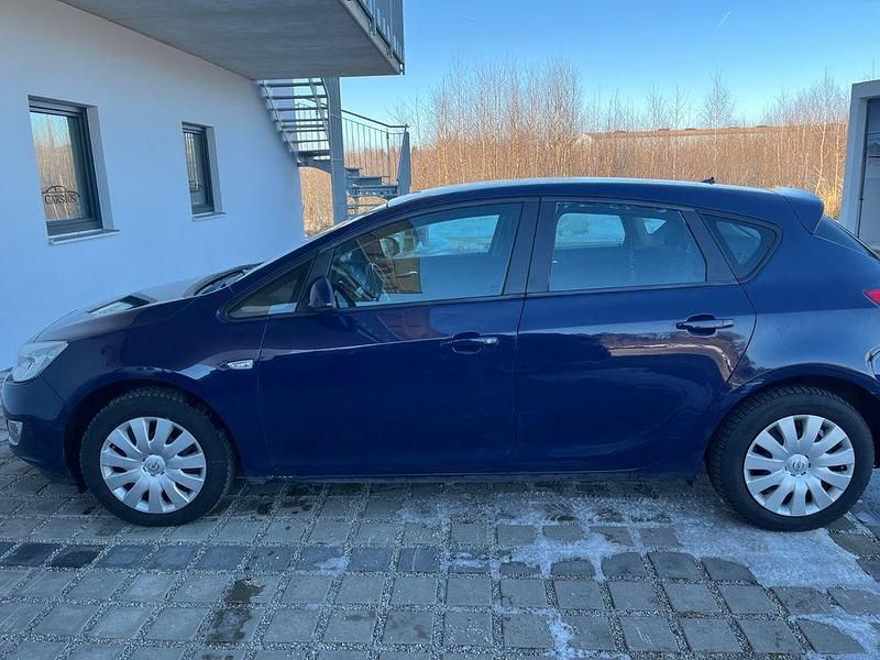 Gebraucht Opel Astra Edition 101 PS (74 kW) 2010 Blau Limousine