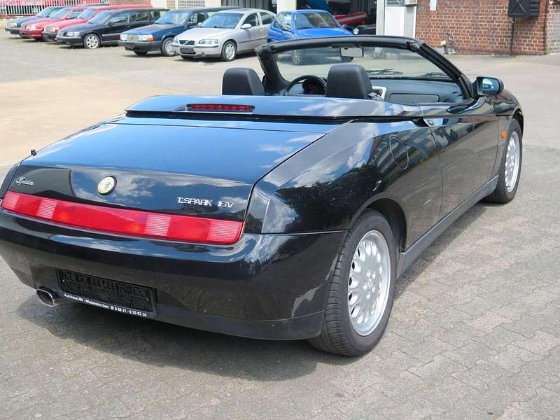 Gebraucht Alfa Romeo Spider 150 PS (110 kW) 1999 Schwarz Cabrio