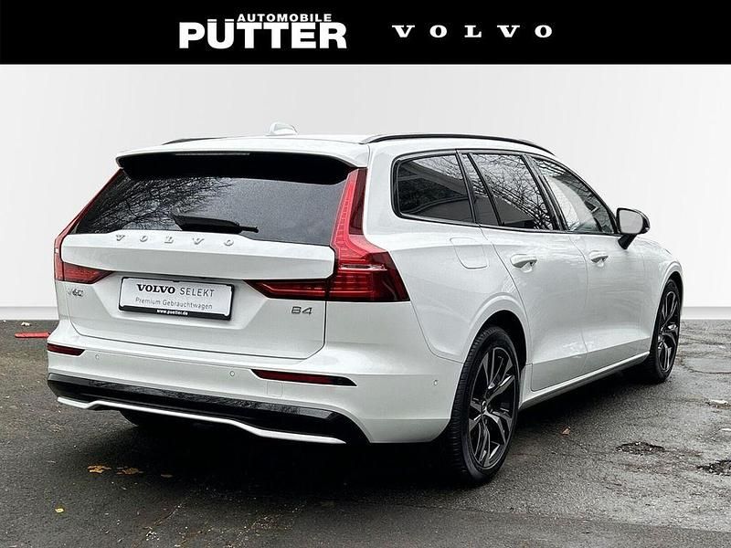 Gebraucht Volvo V60 Plus 197 PS (144 kW) 2025 Weiss Kombi