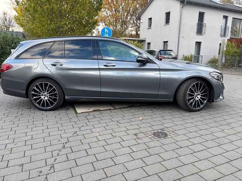 Gebraucht Mercedes C180 122 PS (89 kW) 2019 Grau Kombi