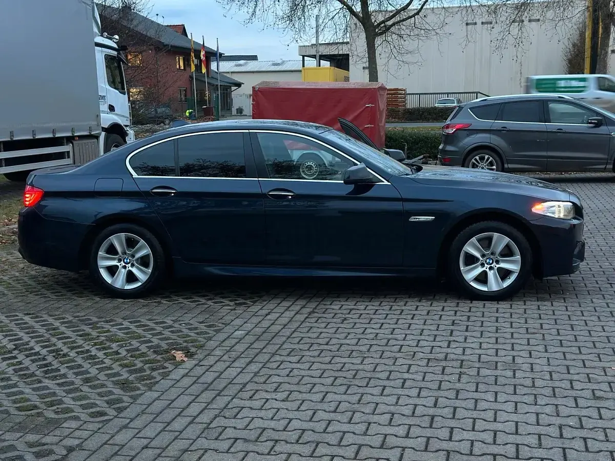 Gebraucht BMW 535 Sport Line 313 PS (230 kW) 2012 Blau Limousine