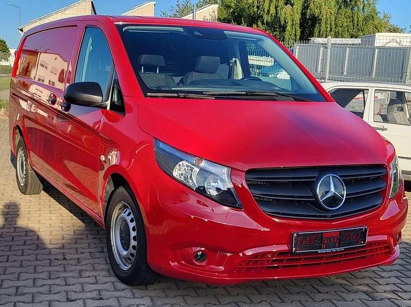 Jupiterrot mb 3589 Gebraucht 2020 Mercedes Vito Van / Kleinbus | 20.500 € - Bild 1/4