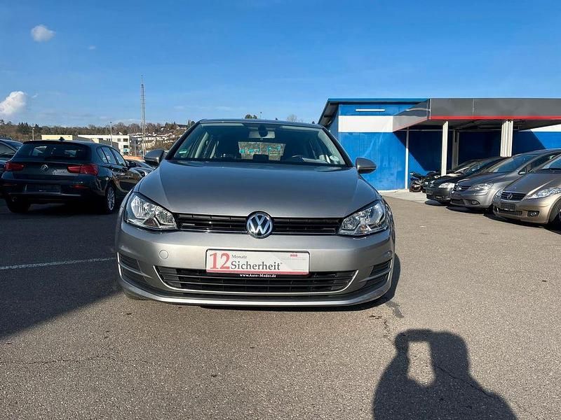 Gebraucht VW Golf VII Trendline 110 PS (80 kW) 2016 Silber Kleinwagen