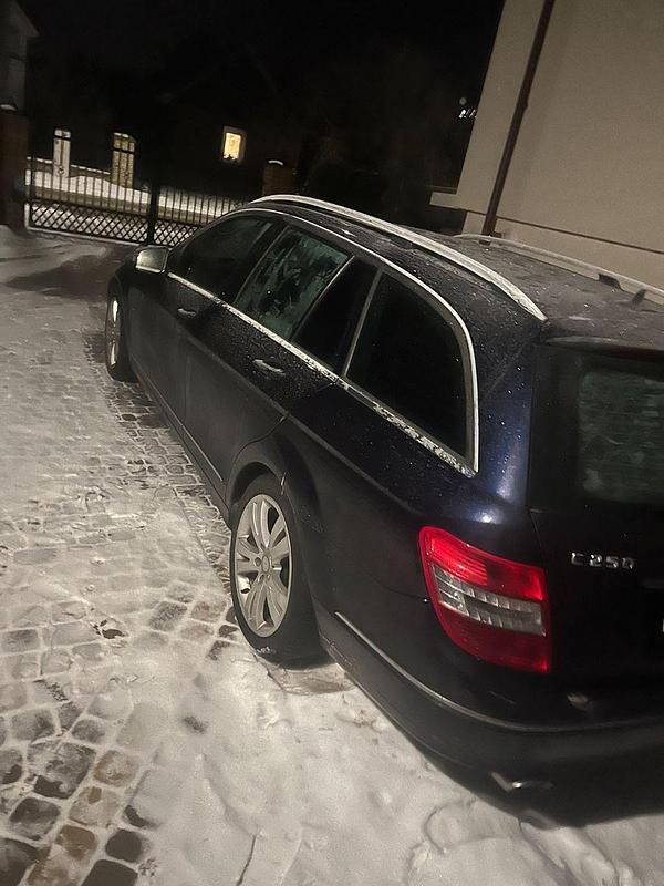 Gebraucht Mercedes C250 204 PS (150 kW) 2010 Blau Kombi